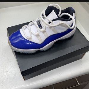 Wmns Air Jordan 11 Retro Low 'Concord Sketch'